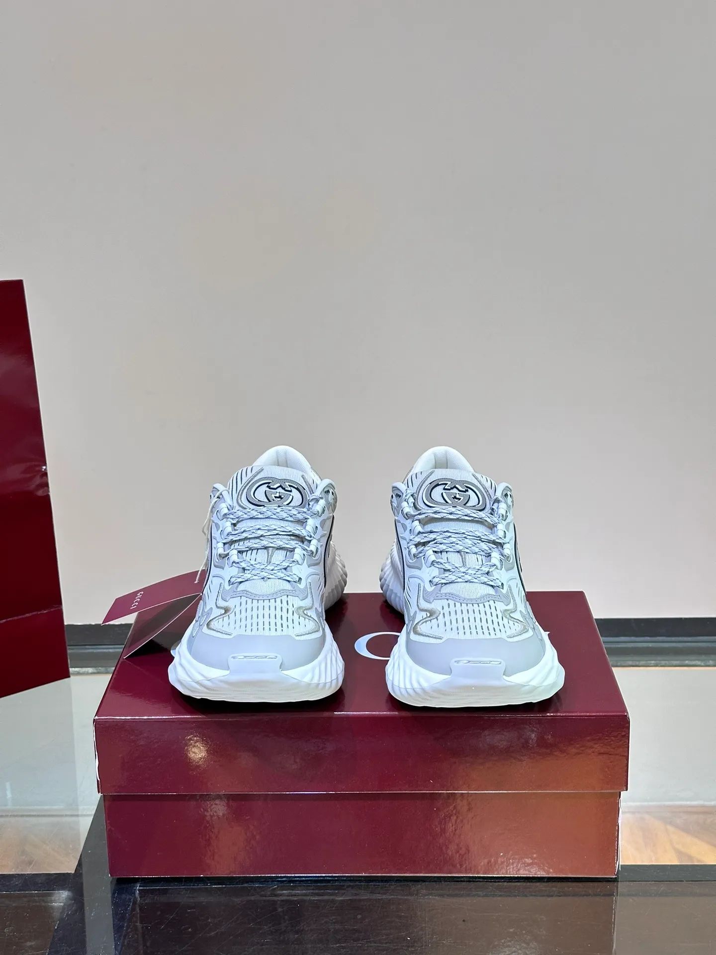 Men's Men's Shoes💰p760 "Gucc*" Ri Men's Men's Shoes💰p Men's Men's Shoes💰ple Series 2024ss👫Couple Style Casual Sports Shoes, buy the original and accurately reproduce it! Restore the quality of details, Gucci Ri men's shoes 💰p men's shoes 💰ple series sports shoes are made with innovative stitching technology to create a flowing texture like water. The leather design is paired with three-dimensional interlocking Double G leather patches and Gucci letter metal accessories, creating a free flowing texture of the entire shoe with a 3D effect. A classic and versatile piece that feels super comfortable on your feet! Male 39-44 Female 35-39